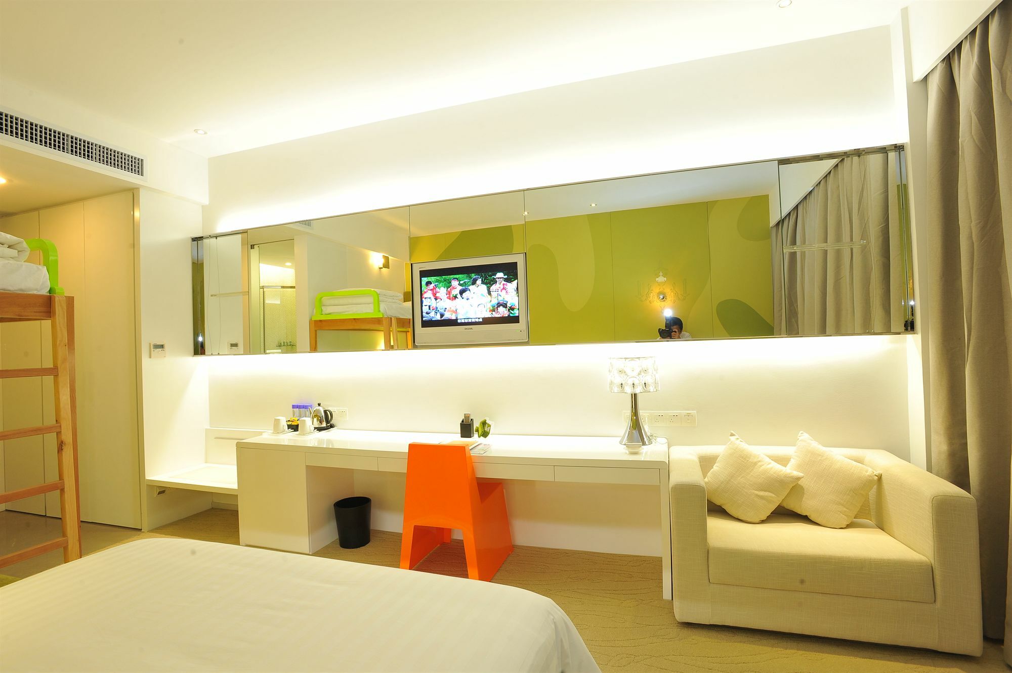 Otique Aqua Hotel Shenzhen Exteriör bild